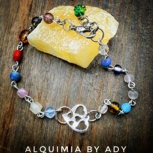 CUTE GLASS Multicolor Beaded Bracelet with WHITE LAMINATED GOLD Heart Link